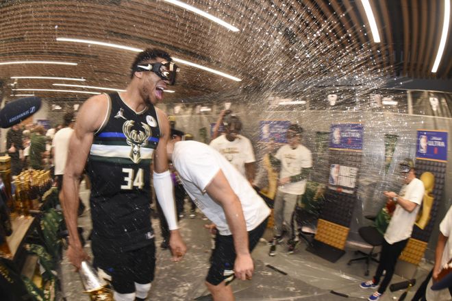 亚博棋牌-包含明尼苏达森林狼状态回暖备战NBA总决赛芝加哥公牛冲刺阶段状态回暖，今夜犹他爵士手感冰凉瞬间刷屏的词条