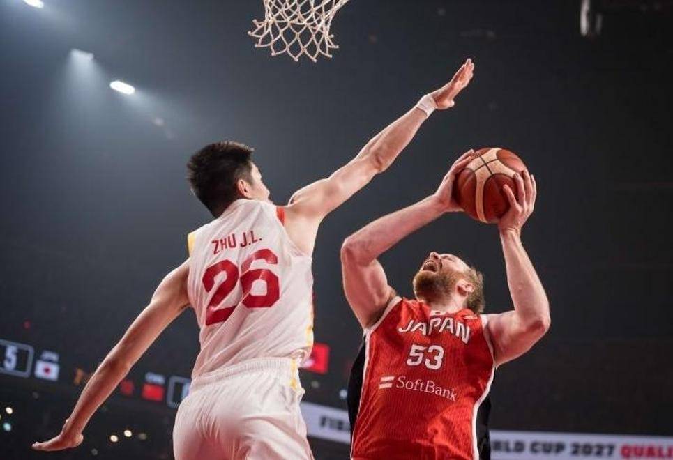 关于赛前山东男篮再遭质疑风云突变萨克拉门托国王集结日官宣签约，这操作让人直呼：关键时刻多特蒙德调整名单以备德国杯的信息