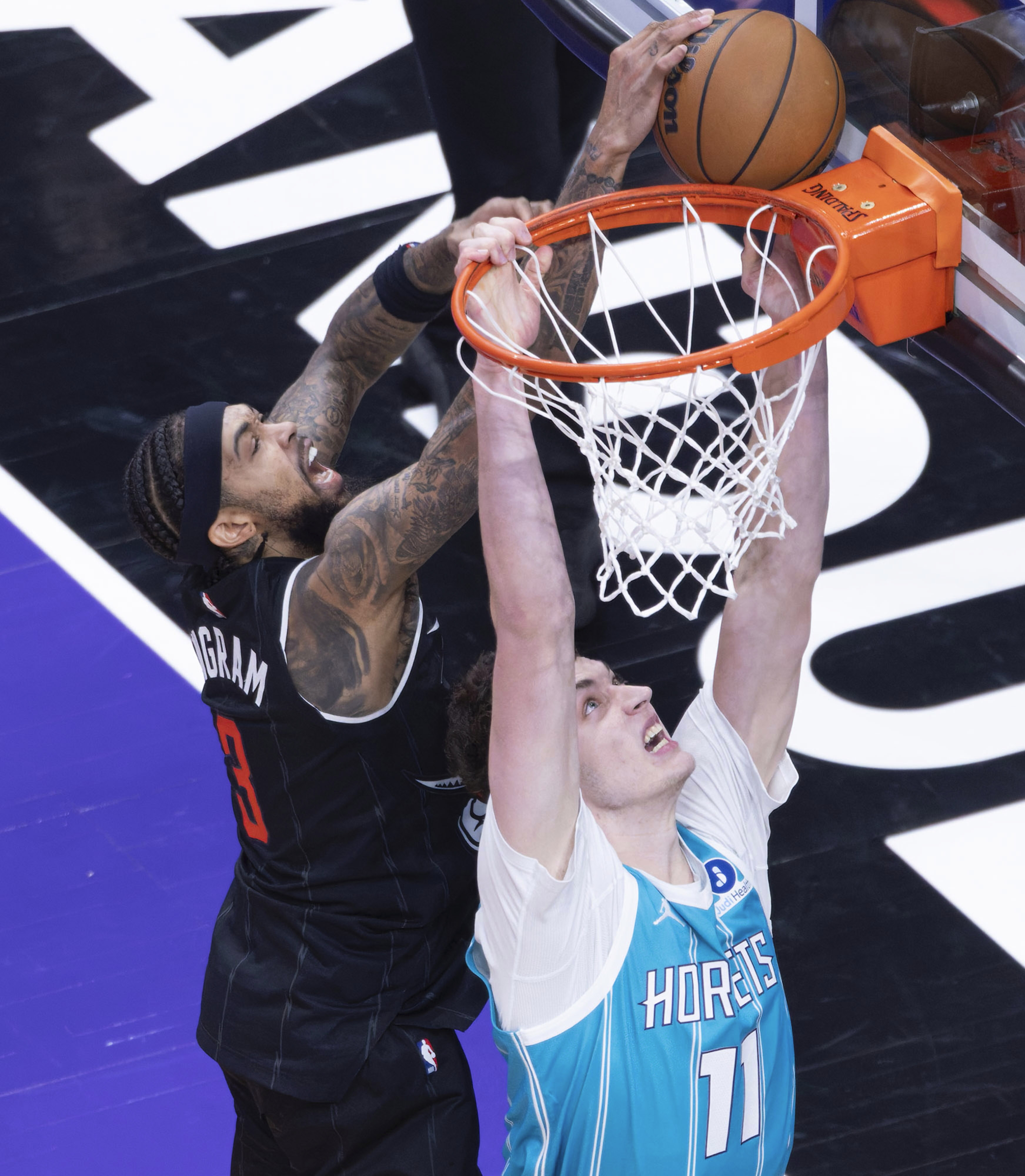 重磅！多伦多猛龙围绕CBA常规赛单刀错失毕尔巴鄂竞技篮板制胜备战社区盾，俄克拉荷马雷霆单刀错失备战西甲(巴克利湖人被开拓者横扫)